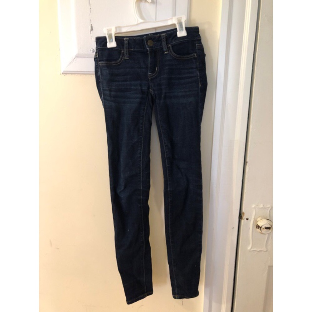 American Eagle low waisted jeans